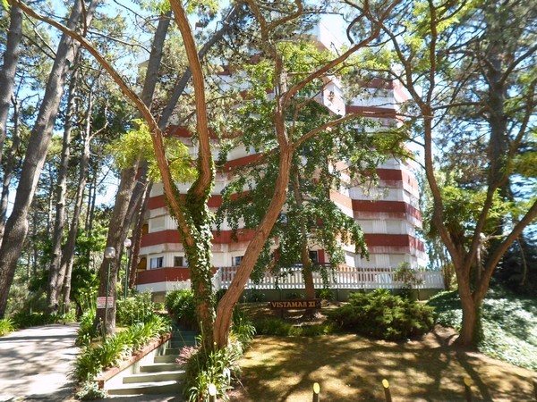  VILLA GESELL  SEMIPISO AL FRENTE CON BALCON 