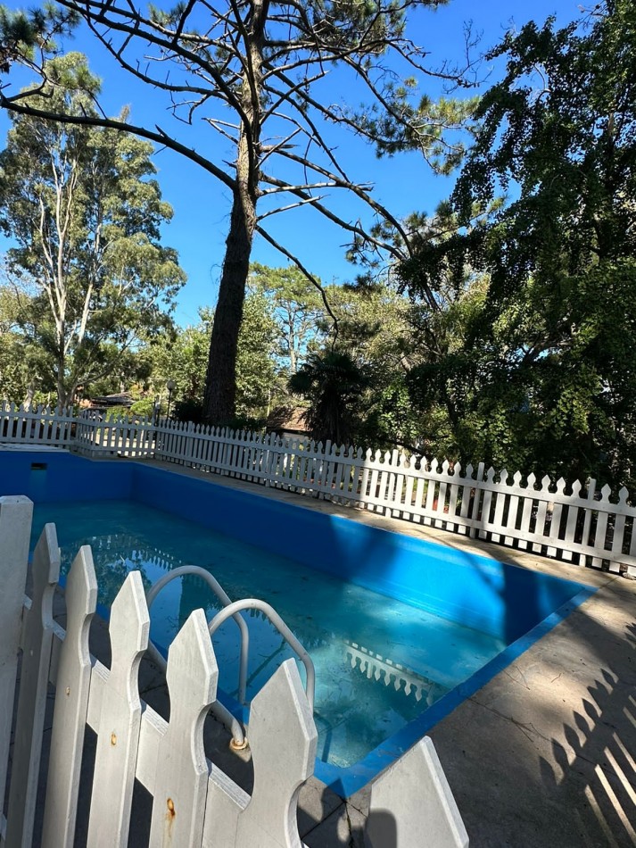  VILLA GESELL  SEMIPISO AL FRENTE CON BALCON 