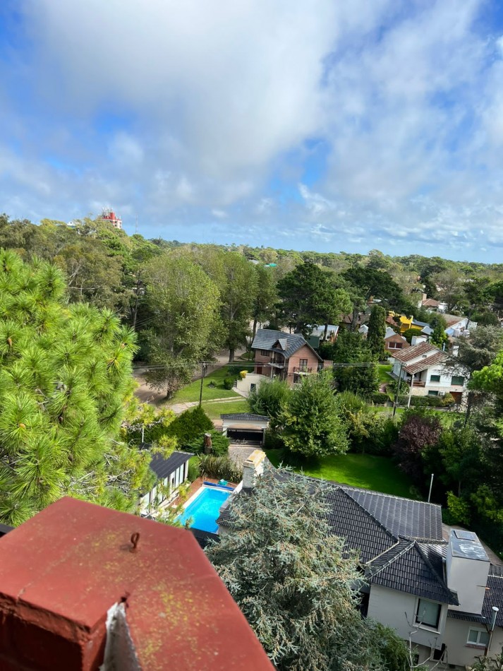  VILLA GESELL  SEMIPISO AL FRENTE CON BALCON 